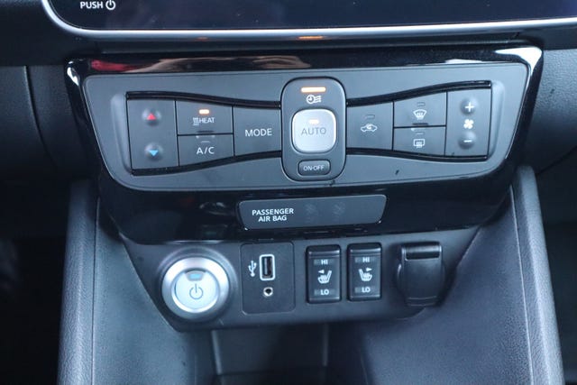 2021 NISSAN LEAF - 21