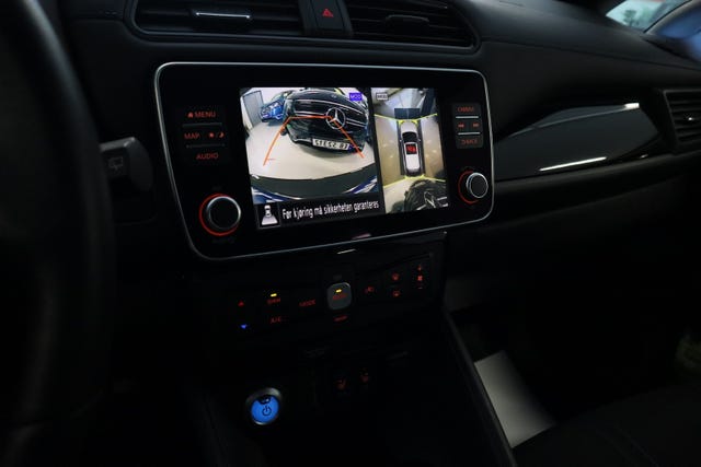2021 NISSAN LEAF - 25