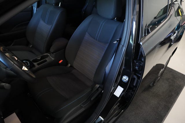 2021 NISSAN LEAF - 17