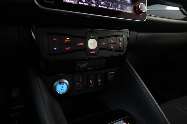 2021 NISSAN LEAF - 31