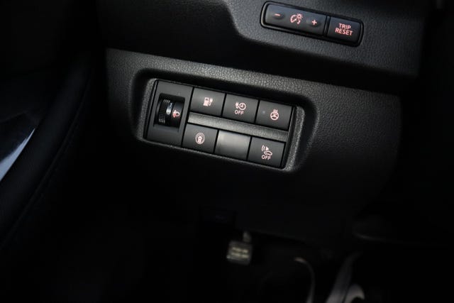 2021 NISSAN LEAF - 32