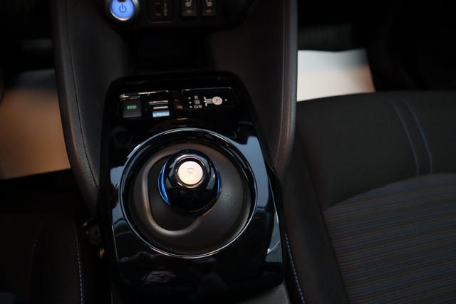 2021 NISSAN LEAF - 24