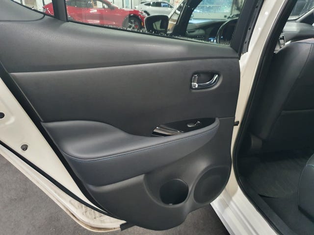 2019 NISSAN LEAF - 18