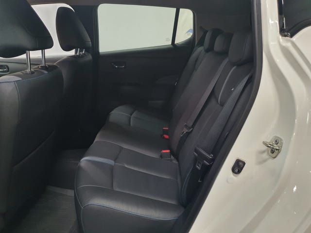 2019 NISSAN LEAF - 19