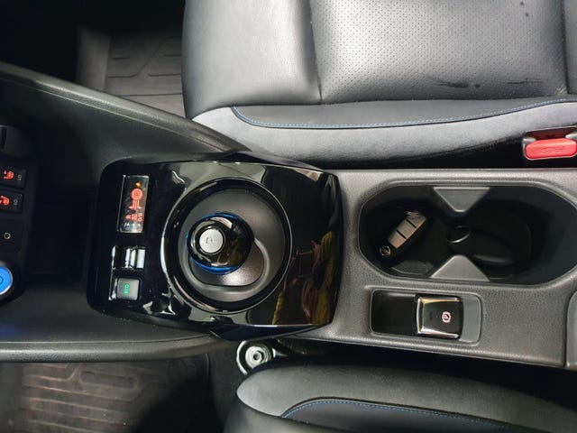 2019 NISSAN LEAF - 17