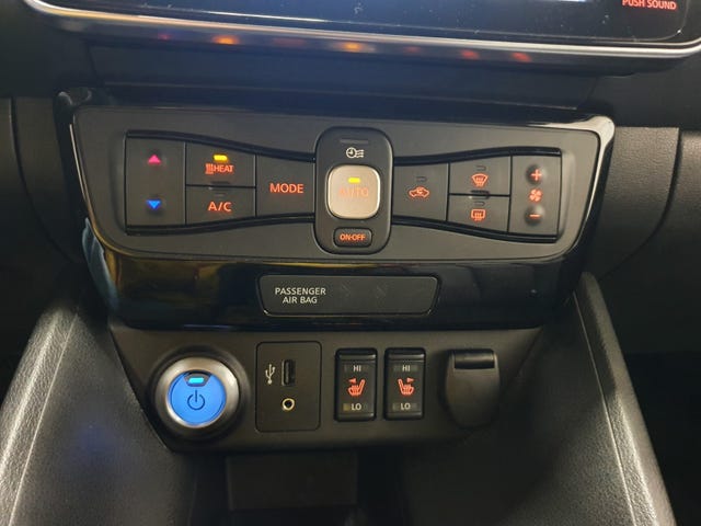 2019 NISSAN LEAF - 16