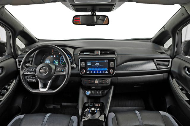 2019 NISSAN LEAF - 12