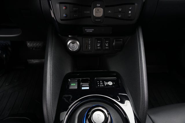 2021 NISSAN LEAF - 13