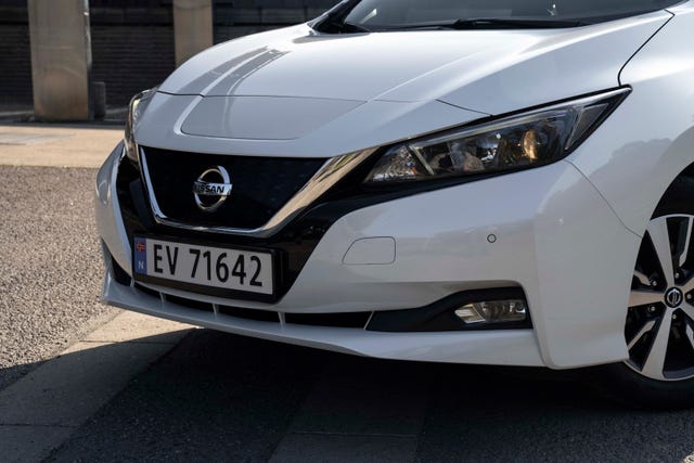 SJNFAAZE1U0050777 2019 NISSAN LEAF-2