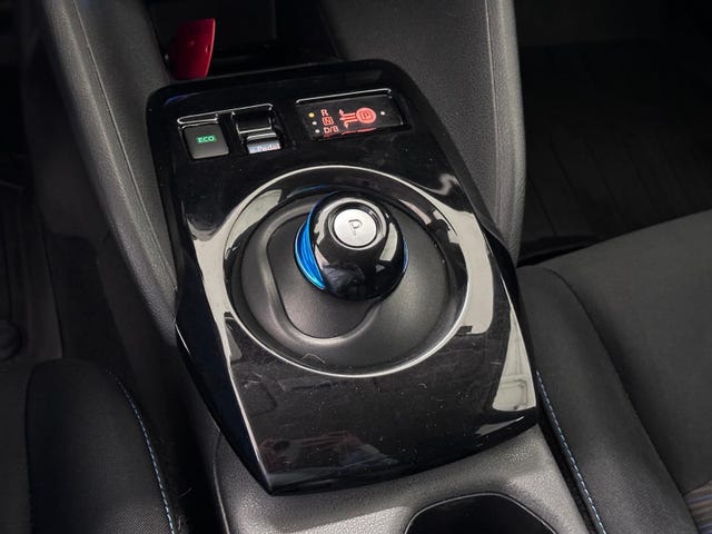 2019 NISSAN LEAF - 39