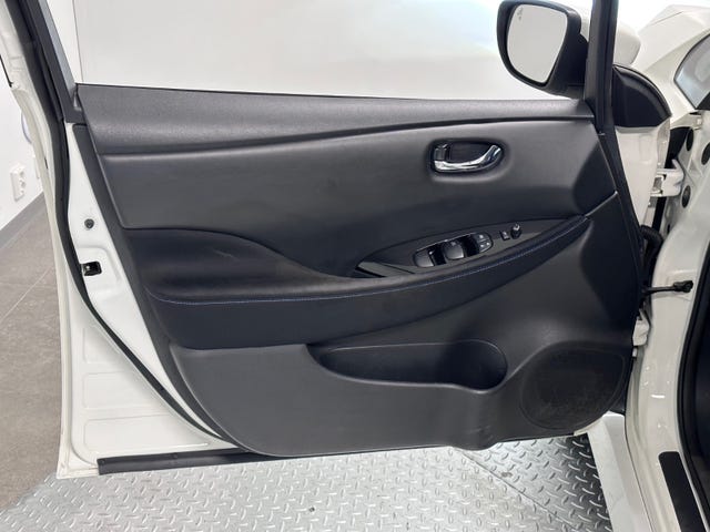 2019 NISSAN LEAF - 19