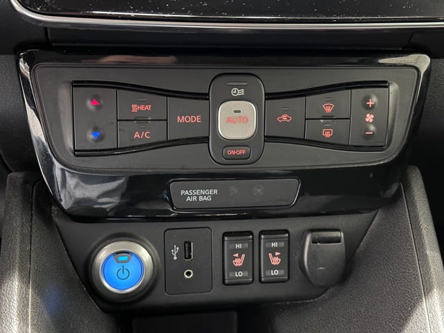 2019 NISSAN LEAF - 38