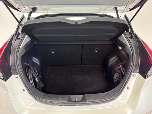 2019 NISSAN LEAF - 10