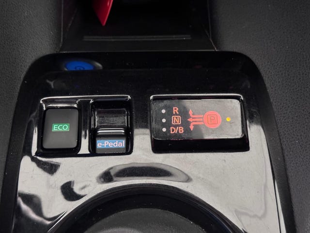 2019 NISSAN LEAF - 40
