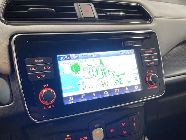2019 NISSAN LEAF - 25