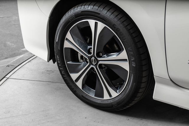 2019 NISSAN LEAF - 10