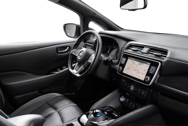 2019 NISSAN LEAF - 25