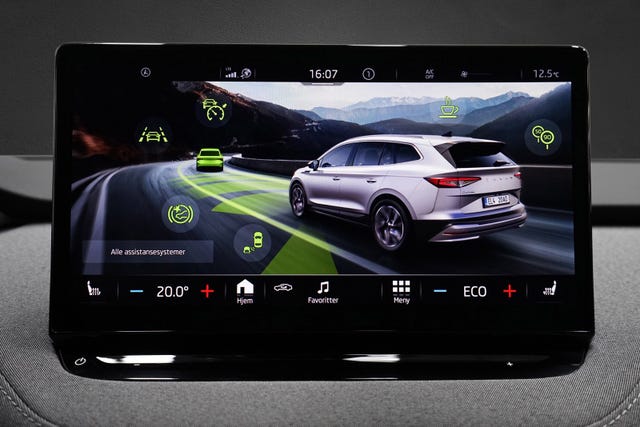 2022 SKODA ENYAQ - 32