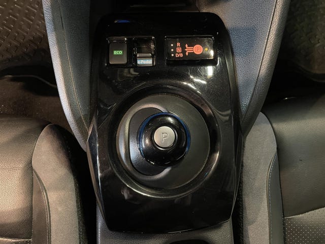 2019 NISSAN LEAF - 25