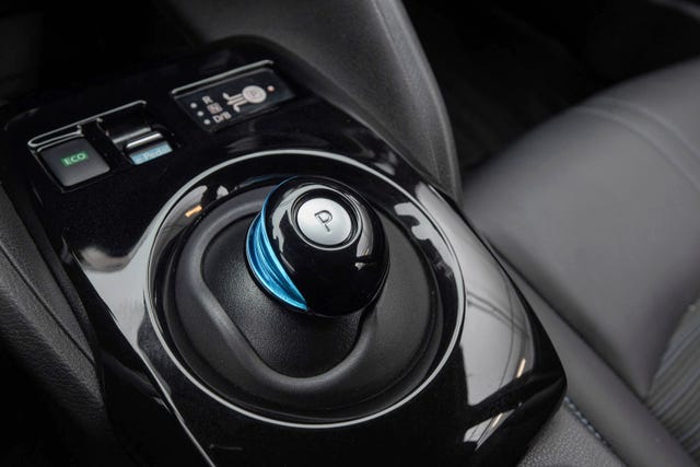 2019 NISSAN LEAF - 12