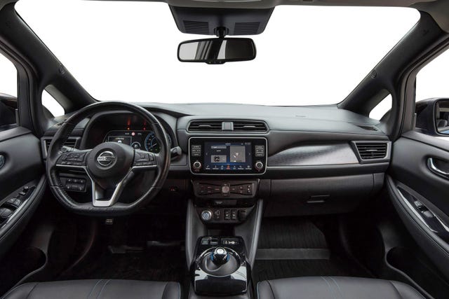 2019 NISSAN LEAF - 19