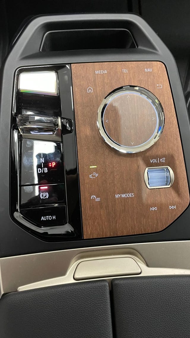 2022 BMW IX XDRIVE 40 - 31
