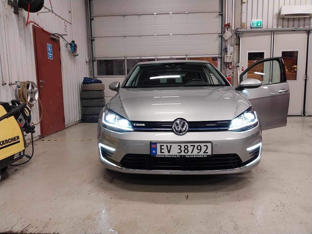 WVWZZZAUZKW907052 2019 VOLKSWAGEN GOLF-4