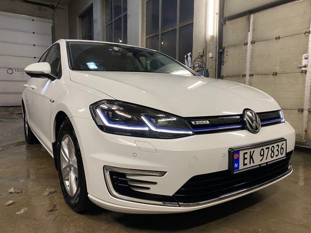 WVWZZZAUZJ8908307 2018 VOLKSWAGEN GOLF-0