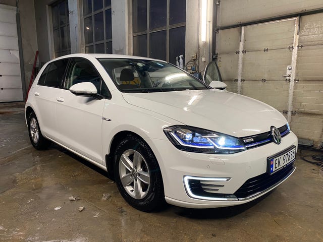 WVWZZZAUZJ8908307 2018 VOLKSWAGEN GOLF-1