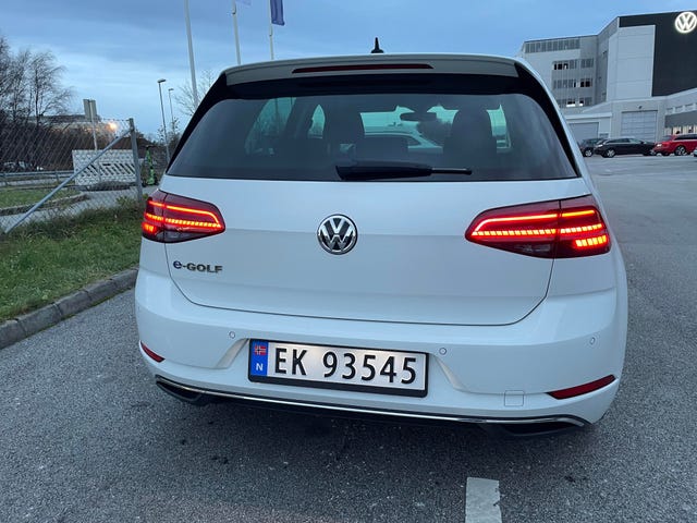 WVWZZZAUZJ8907763 2018 VOLKSWAGEN GOLF-4