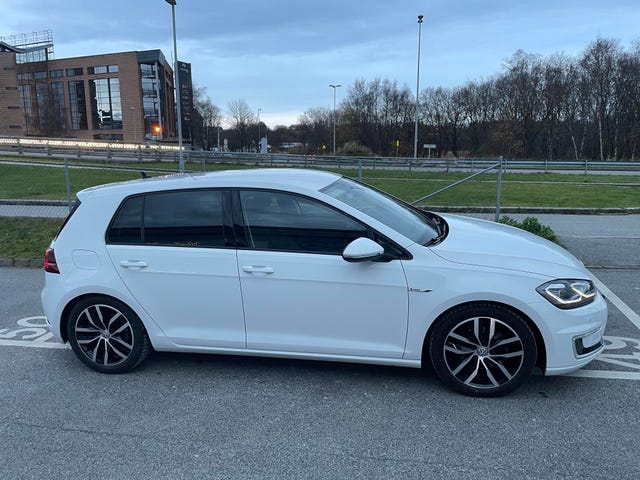 WVWZZZAUZJ8907763 2018 VOLKSWAGEN GOLF-2