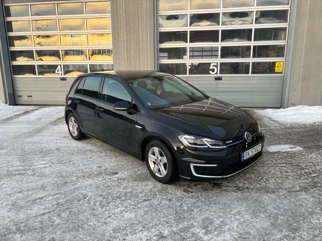 WVWZZZAUZJW902210 2018 VOLKSWAGEN GOLF-0
