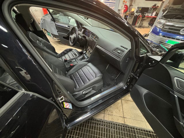 2018 VOLKSWAGEN GOLF - 14