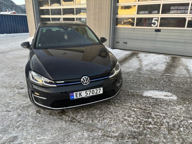 WVWZZZAUZJW902210 2018 VOLKSWAGEN GOLF-1