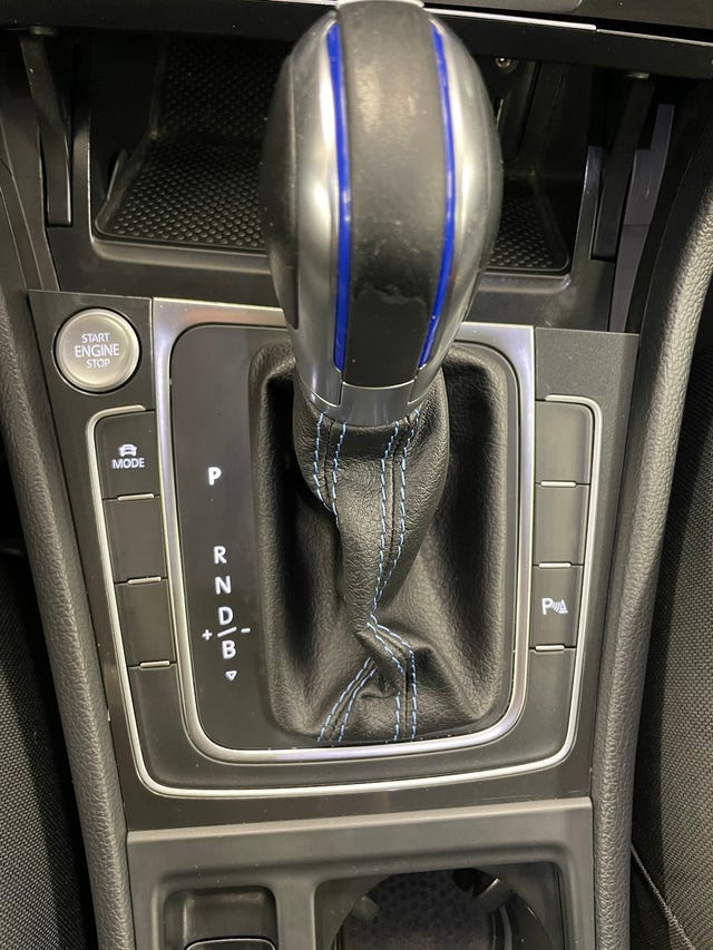 2019 VOLKSWAGEN GOLF - 24