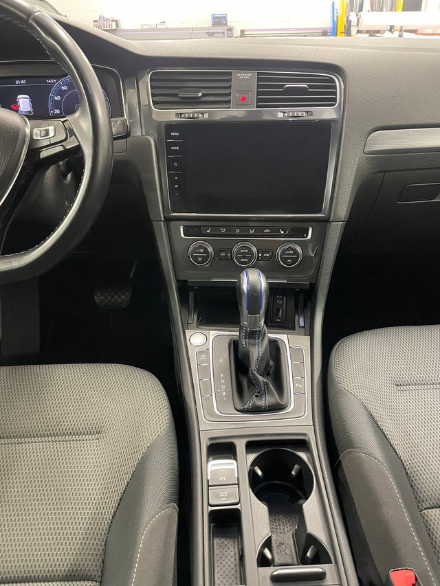 2019 VOLKSWAGEN GOLF - 25