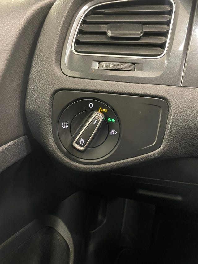 2019 VOLKSWAGEN GOLF - 23