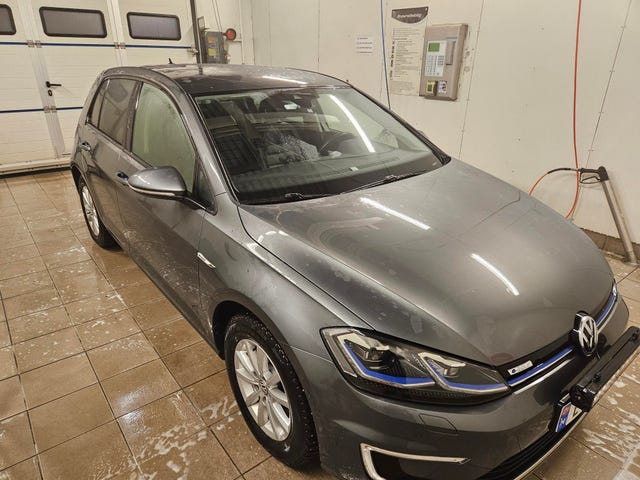 WVWZZZAUZJ8910929 2018 VOLKSWAGEN GOLF-1
