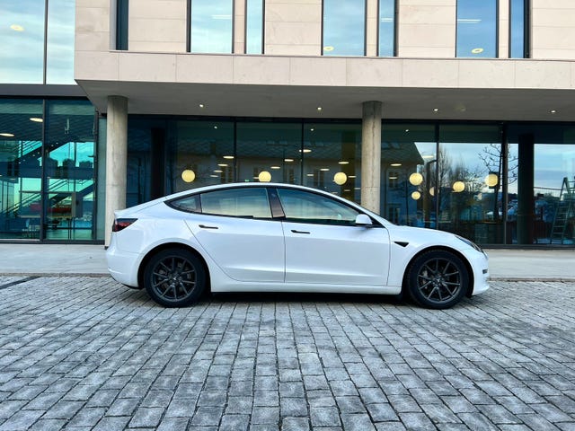 5YJ3E7EB1MF834237 2021 TESLA MODEL 3-3