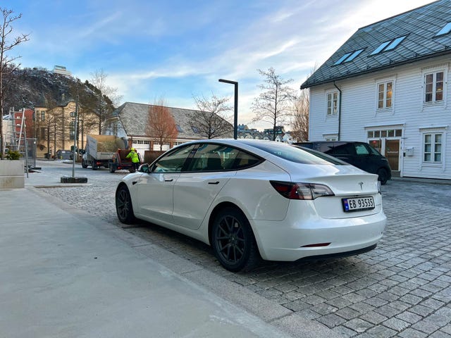5YJ3E7EB1MF834237 2021 TESLA MODEL 3-5