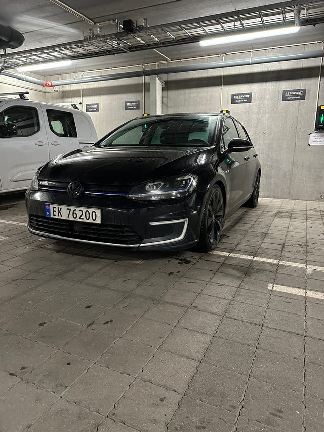WVWZZZAUZJW910593 2018 VOLKSWAGEN GOLF-0
