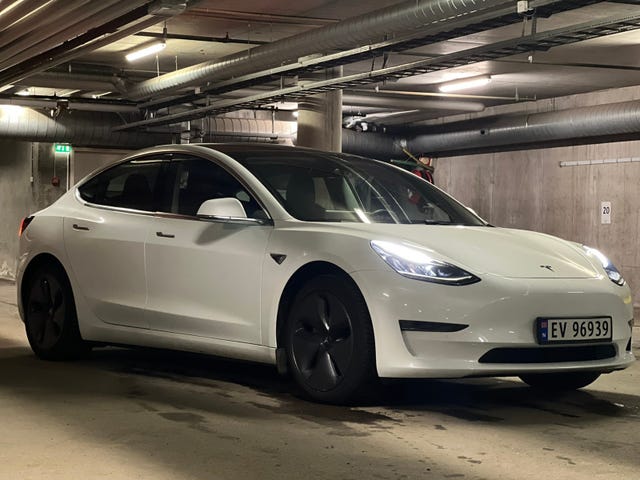 5YJ3E7EB4KF480064 2019 TESLA MODEL 3-4