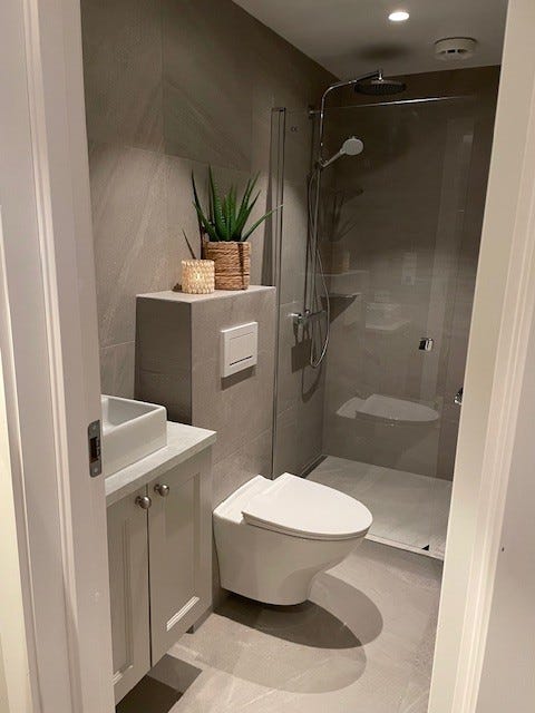 Anneks kjeller, bad Galleribilde