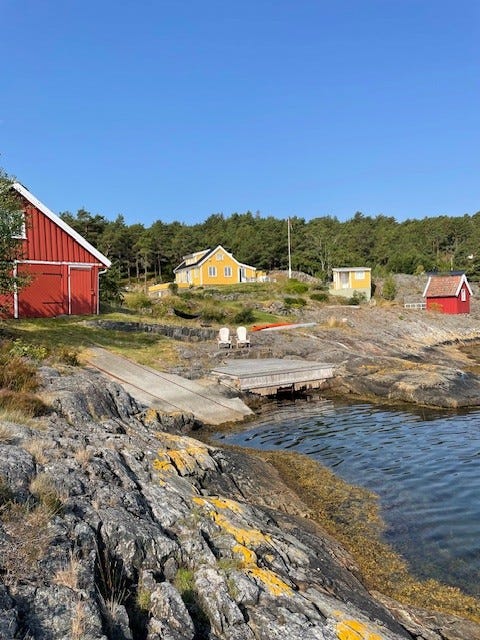 Stor frittliggende eiendom med egne brygger Galleribilde