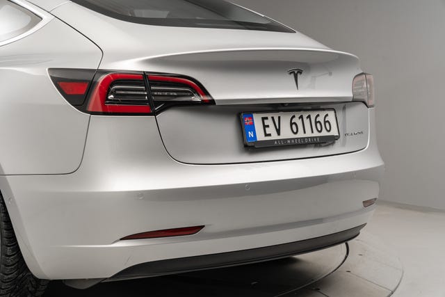2019 TESLA MODEL 3 - 8