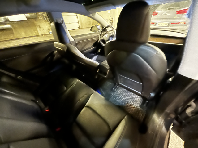 5YJ3E7EBXKF206061 2019 TESLA MODEL 3-4