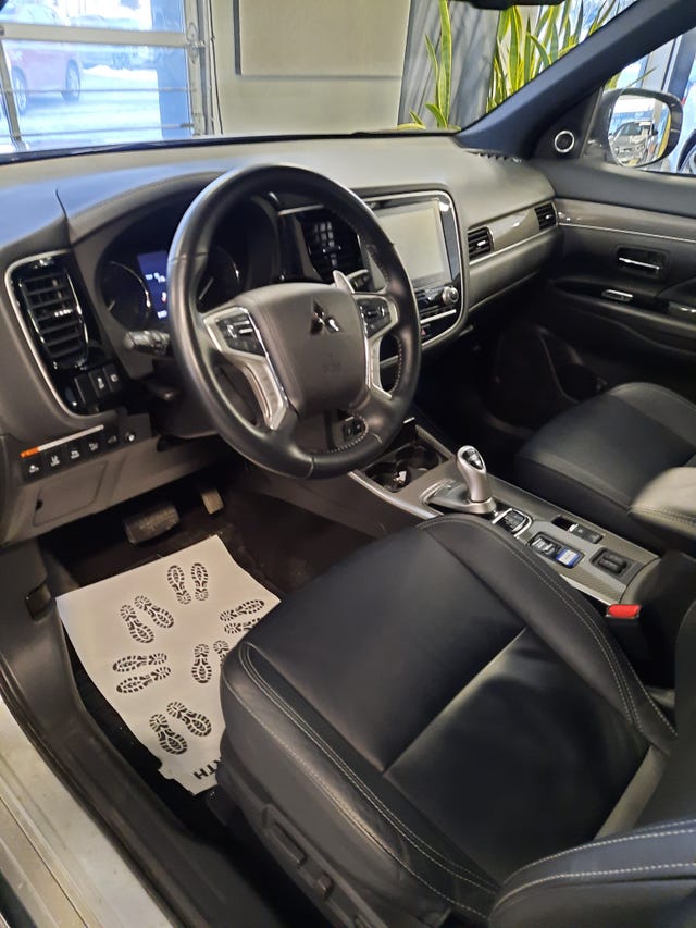 2020 MITSUBISHI OUTLANDER - 7