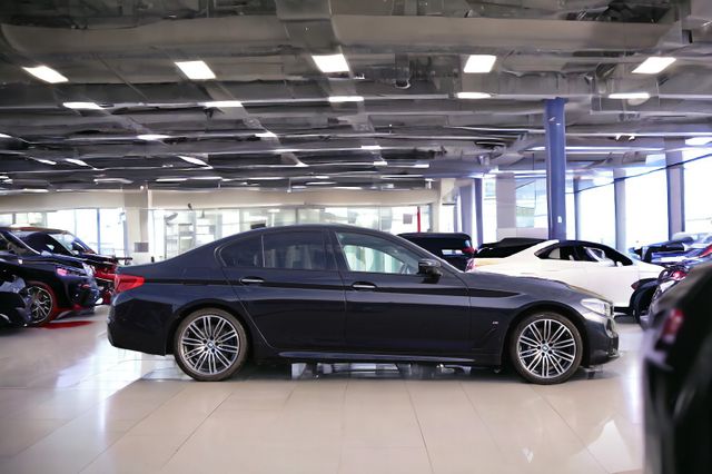 2017 BMW 5-SERIE - 1