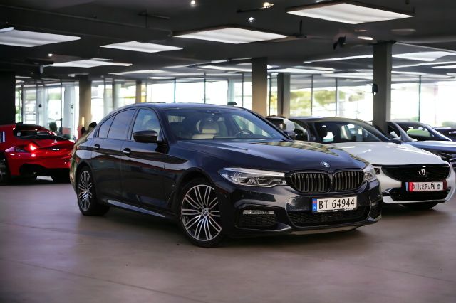 2017 BMW 5-SERIE - 3