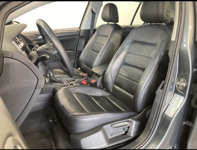 WVWZZZAUZJ8902810 2018 VOLKSWAGEN GOLF-4